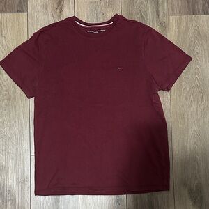 Tommy Hilfiger Men's Burgundy Short Sleeve Crew Tee